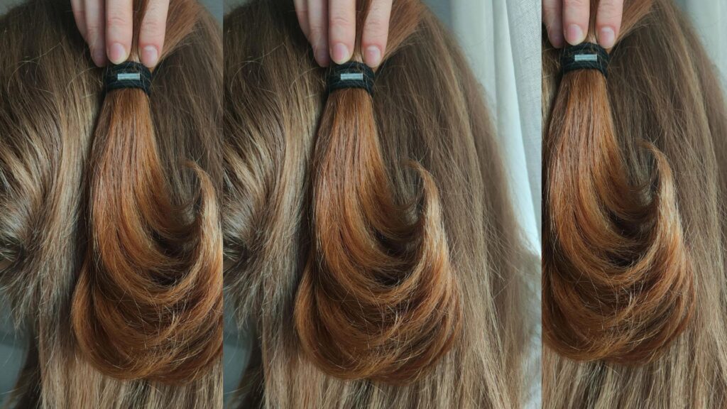 Un utilisateur de Reddit partage à quel point ses cheveux roux se sont estompés de 16 à 27 ans