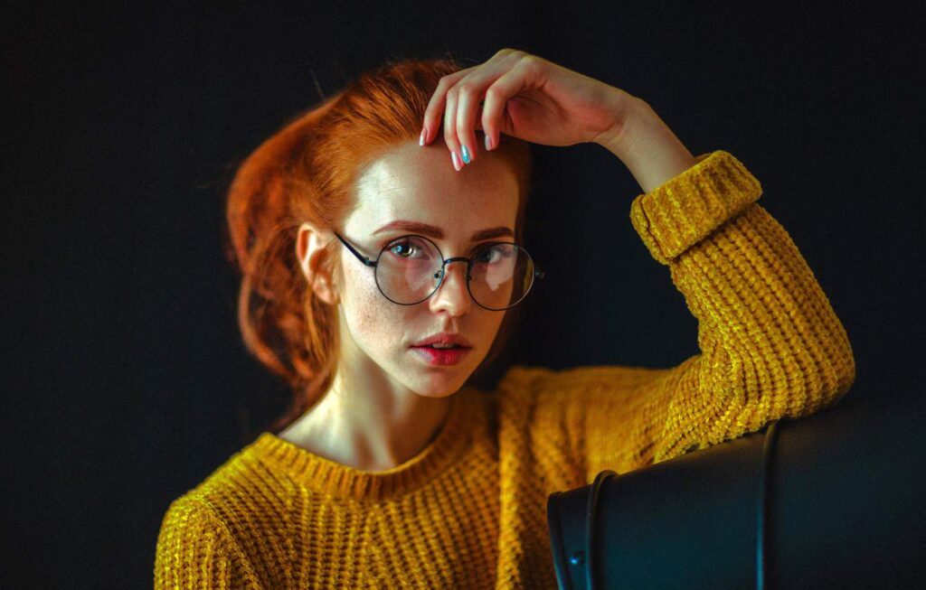 Pourquoi les rousses devraient porter la couleur jaune