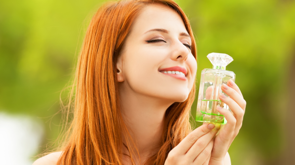 Quel est le meilleur pour les rousses: Huile de parfum Vs.  Parfums à base d'alcool