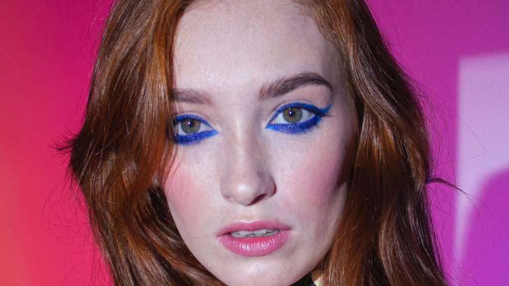 Les 12 meilleurs mascaras colorés approuvés par les rousses pour un look audacieux et amusant
