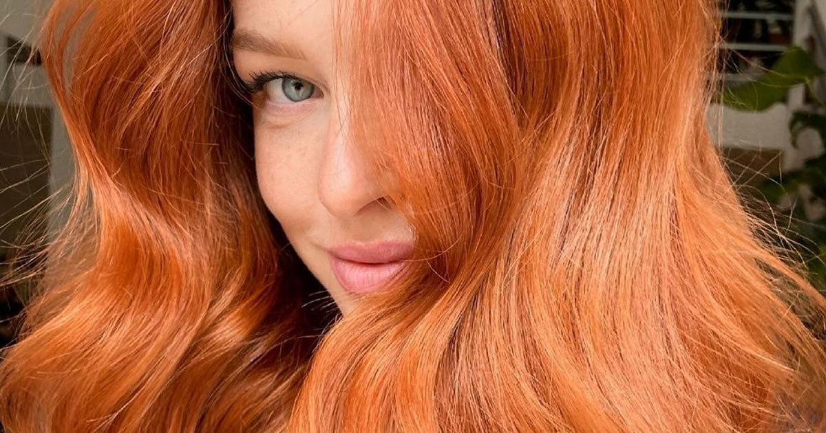 Les cheveux en cuivre brûlé sont une tendance de couleur de cheveux d’été