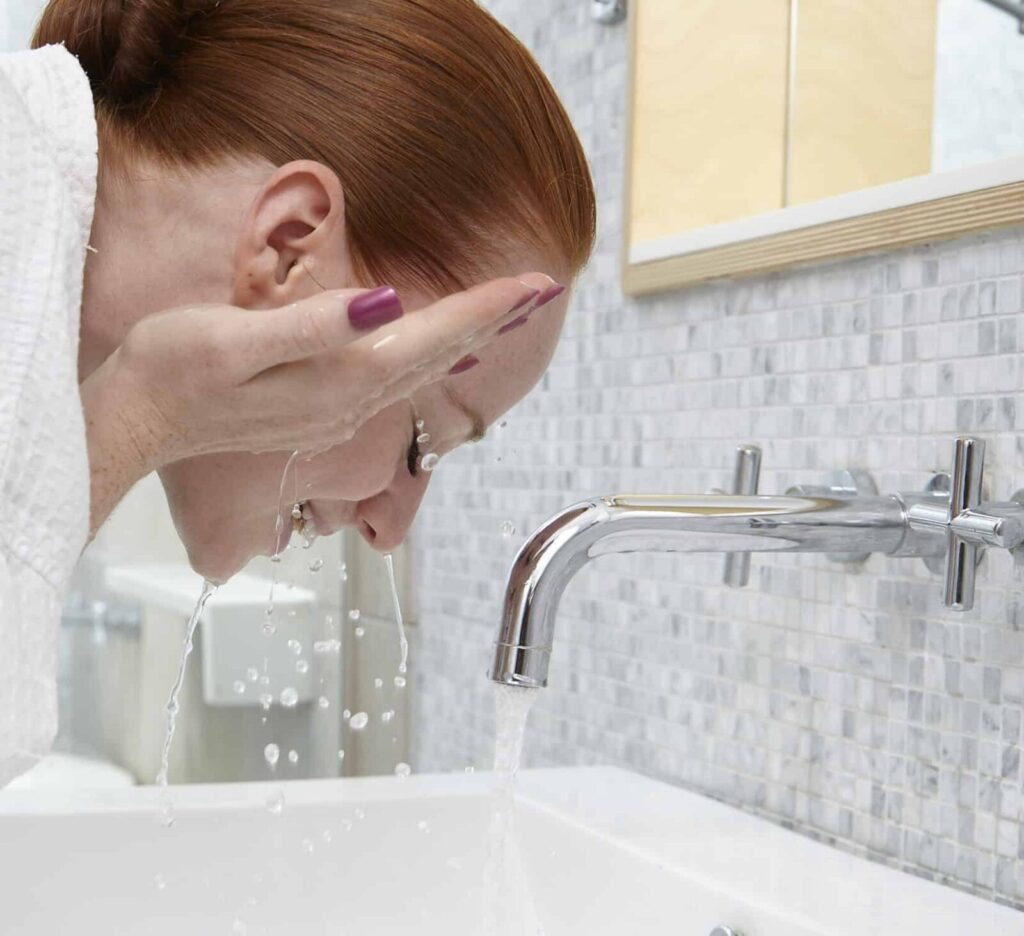 Comment se débarrasser de l'acné : 9 conseils pour une peau rousse claire