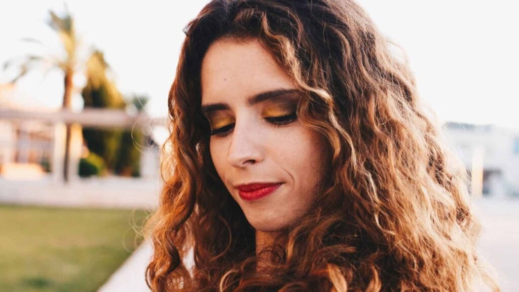 DEMANDEZ À RONA : Comment empêcher les cheveux roux de « brunir »