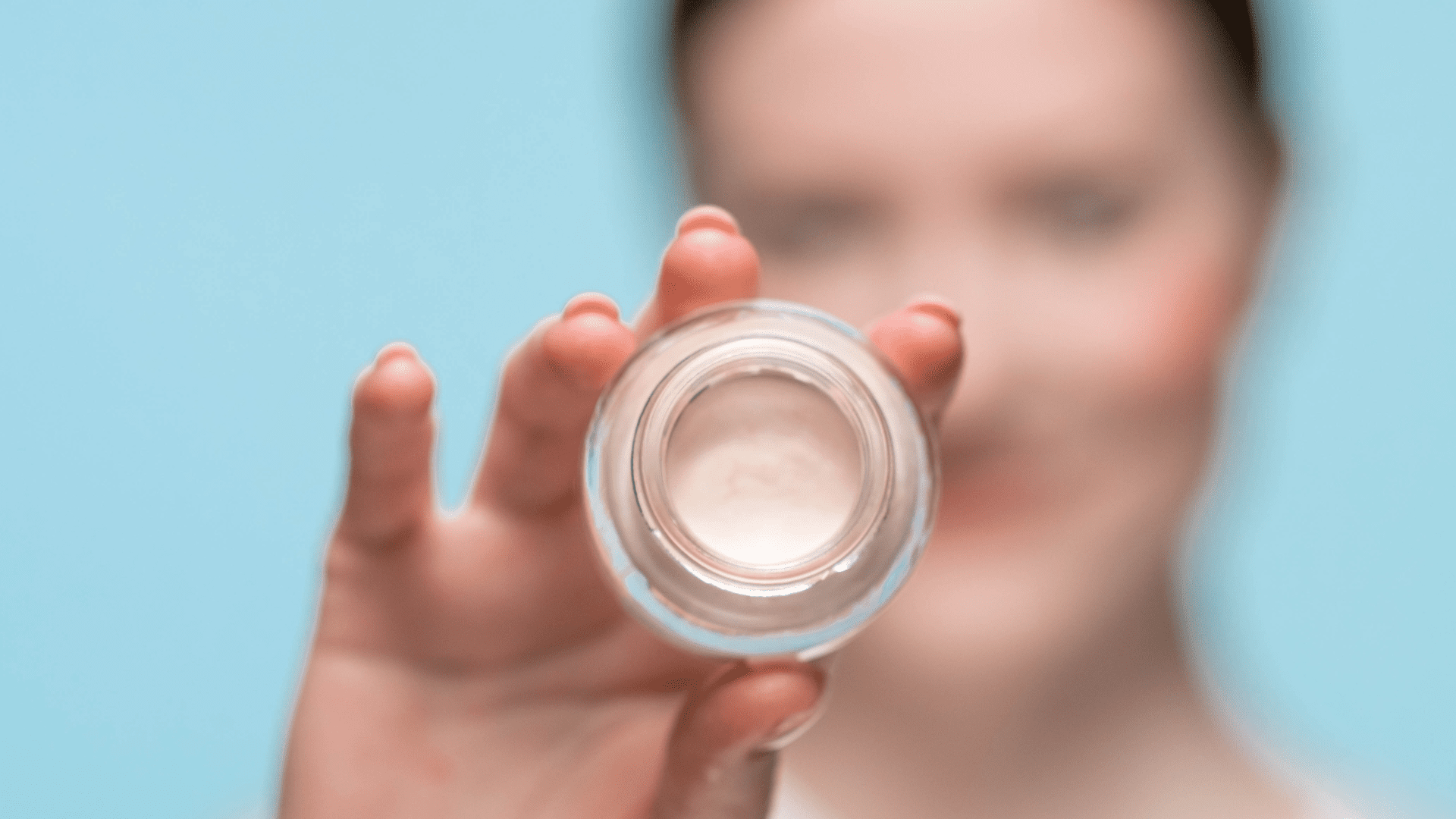 5 autres zones dans lesquelles les rousses peuvent appliquer un correcteur autre que sous les yeux