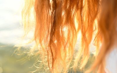 5 raisons pour lesquelles vos cheveux roux pourraient être gras cet été