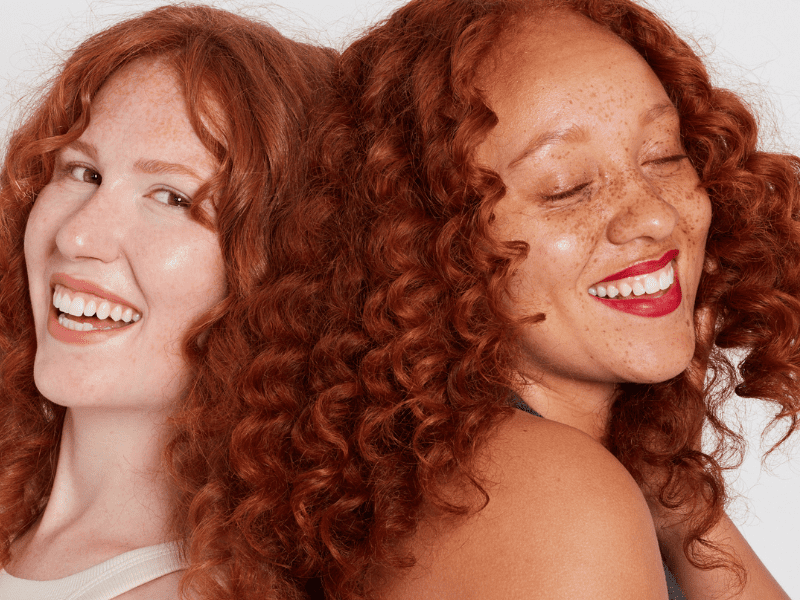 Conseils naturels pour garder des cheveux roux éclatants