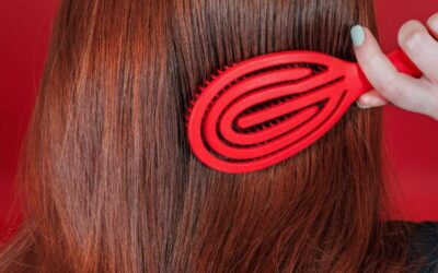 Les rousses devraient nettoyer leurs brosses à cheveux et voici comment procéder
