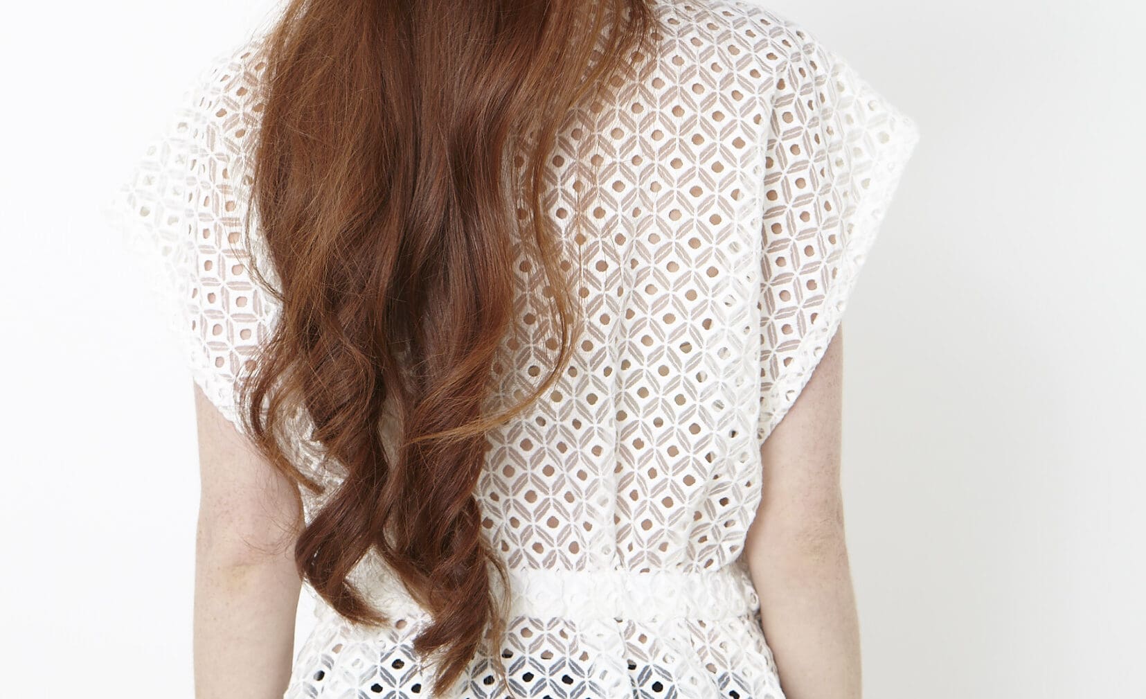 Stark White vs Off White : quel est le meilleur choix pour les rousses ?