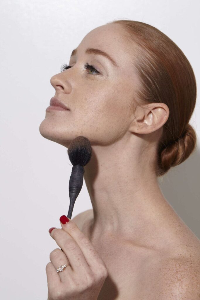 10 produits de beauté inspirés du champagne pour les rousses