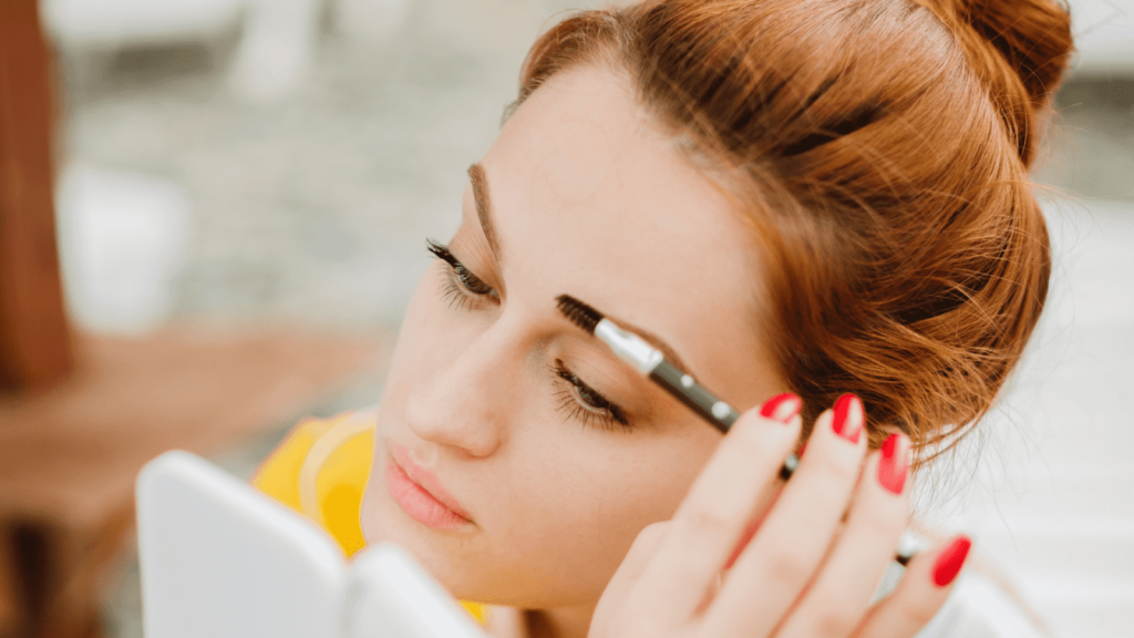 10 produits de maquillage économiques pour les rousses